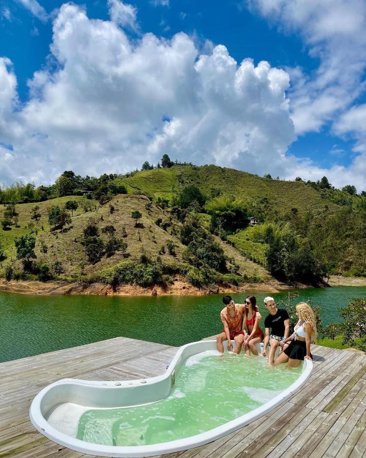Aw Guatape Glamping Resort Guatapé Exterior photo