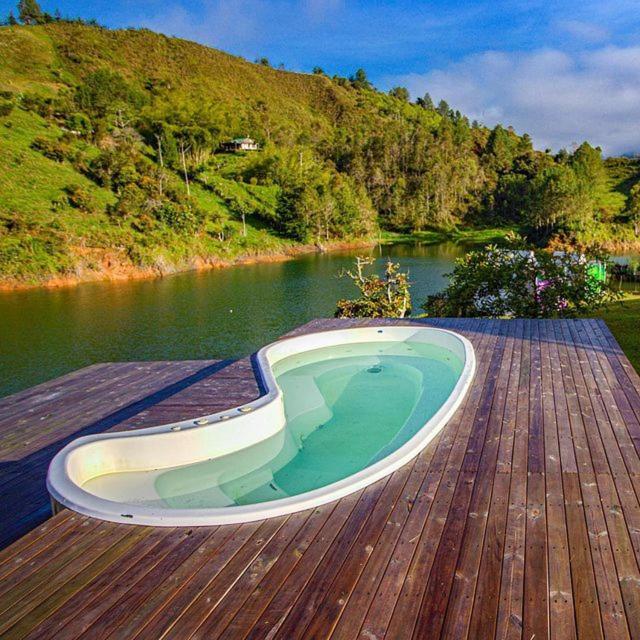 Aw Guatape Glamping Resort Guatapé Exterior photo