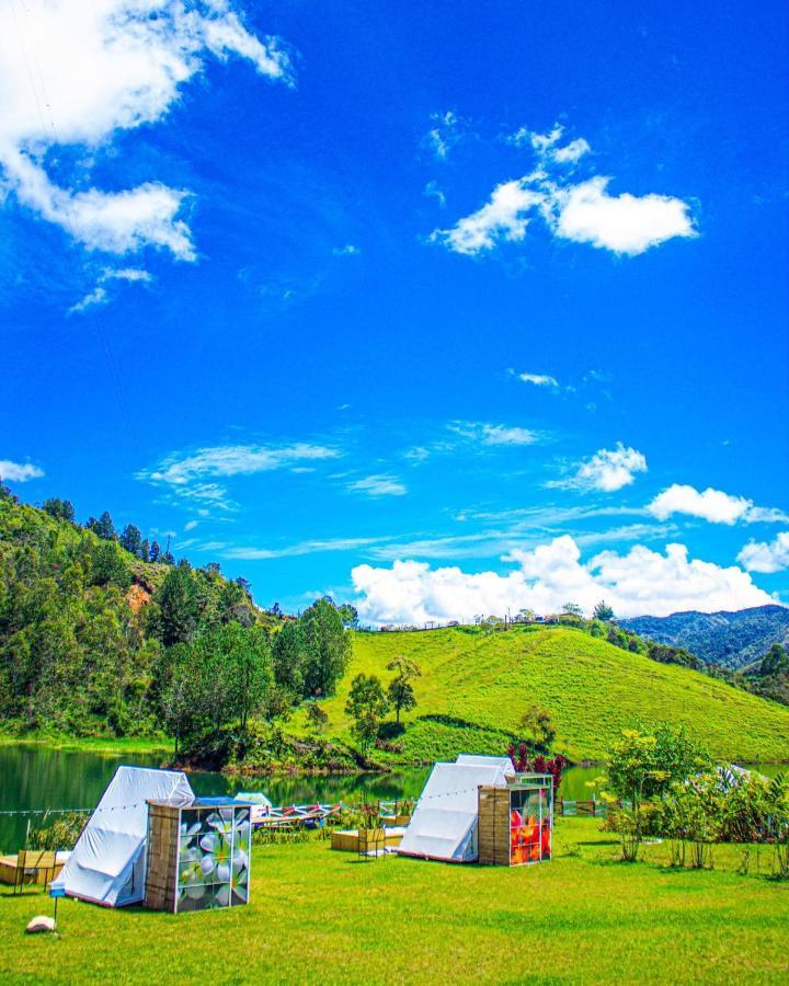Aw Guatape Glamping Resort Guatapé Exterior photo