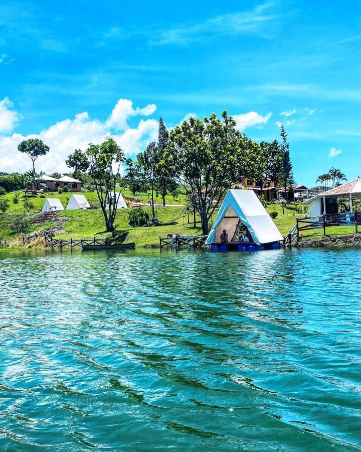 Aw Guatape Glamping Resort Guatapé Exterior photo